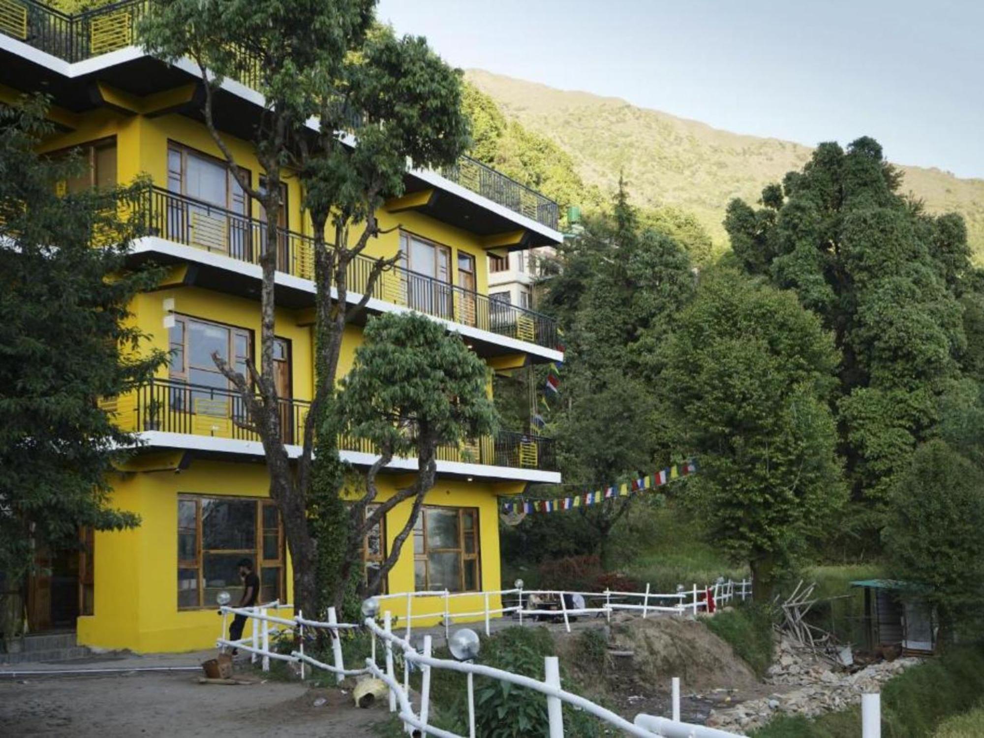 The Hosteller Mcleodganj, Upper Bhagsu แมคลอยด์กันจ์ ภายนอก รูปภาพ