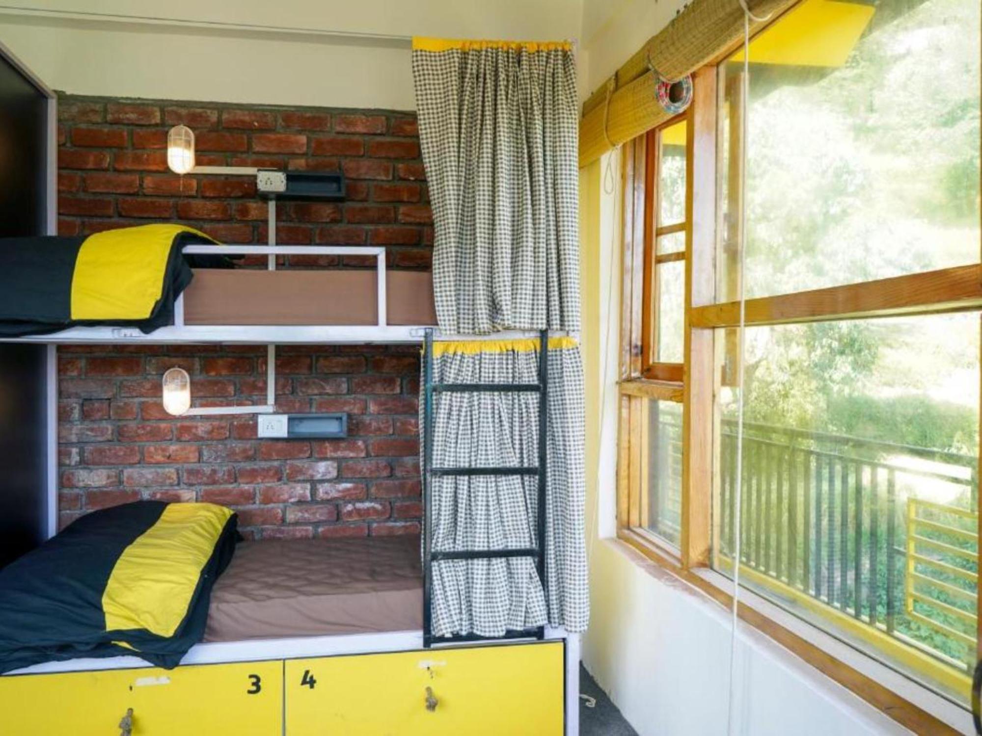 The Hosteller Mcleodganj, Upper Bhagsu แมคลอยด์กันจ์ ห้อง รูปภาพ